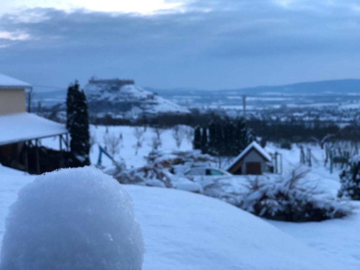Judit Vendeghaz Suemeg Hotel Bagian luar foto