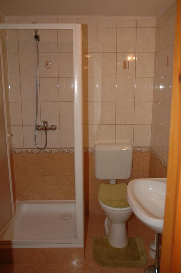 Judit Vendeghaz Suemeg Hotel Bagian luar foto